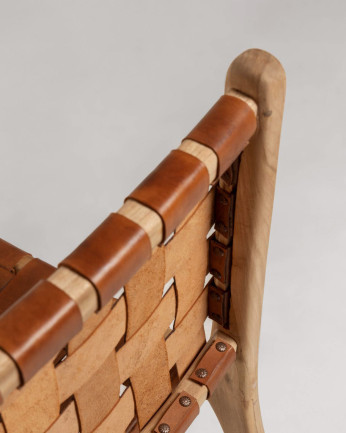 Sillas elaboradas con piel y madera de teca 80x46cm