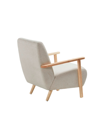 Butaca de madera maciza con asiento de tela en color beige de 82x70cm