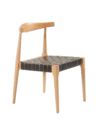 Silla de madera maciza con asiento trenzado negro y patas en tono natural de 77cm 