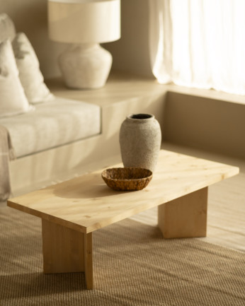 Mesa de centro de madera maciza en tono roble medio de 120x50 cm