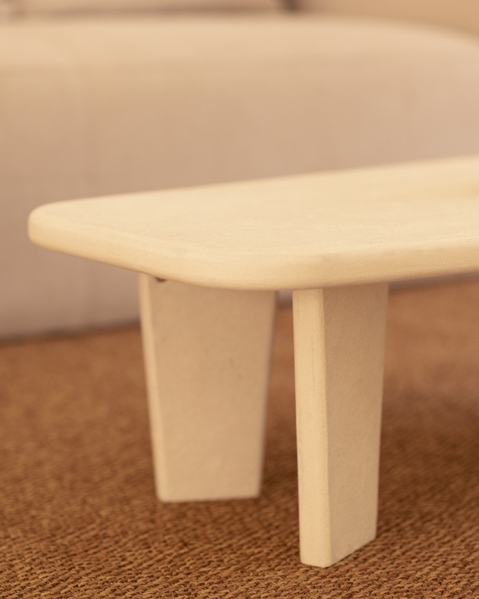 DECOWOOD mesa de centro de microcemento con tres patas tono Blanco roto 120cm