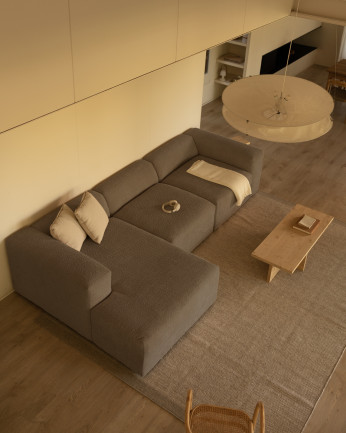 Sofá de 3 módulos con chaise longue de bouclé color marrón 330x172cm