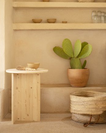 Mesa de centro de madera maciza en tono natural de 50cm