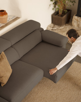 Sofá con chaise longue de color gris oscuro de varias medidas