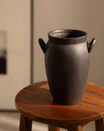 Jarrón de cerámica color negro de 24x19,5cm