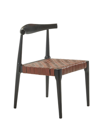 Silla de madera maciza con asiento trenzado marrón y patas en tono negro de 77cm 