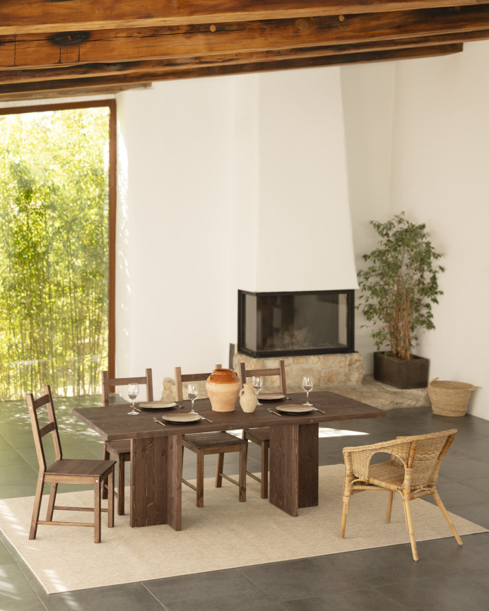 Mesa de comedor de madera maciza en tono nogal de varias medidas