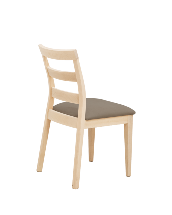 Silla tapizada de color marrón topo con patas de madera en tono natural de 89cm