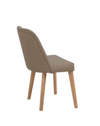 Silla tapizada de color marrón topo con patas de madera en tono roble oscuro de 87cm