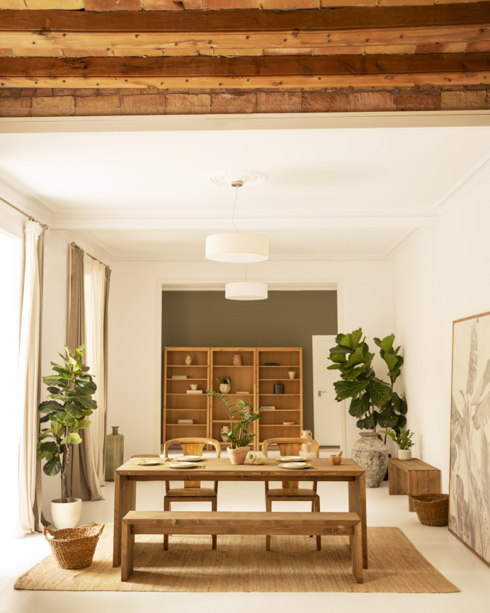 Mesa de comedor de madera maciza en tono roble oscuro de varias medidas