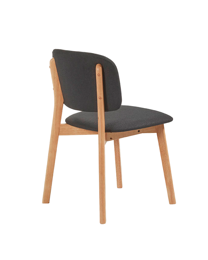 Silla de madera maciza con asiento tapizado en tono natural de 79cm