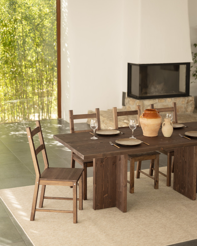 Mesa de comedor de madera maciza en tono nogal de varias medidas