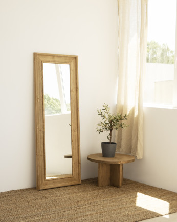 Espejo de madera maciza en forma rectangular acabado en roble oscuro en varias medias.