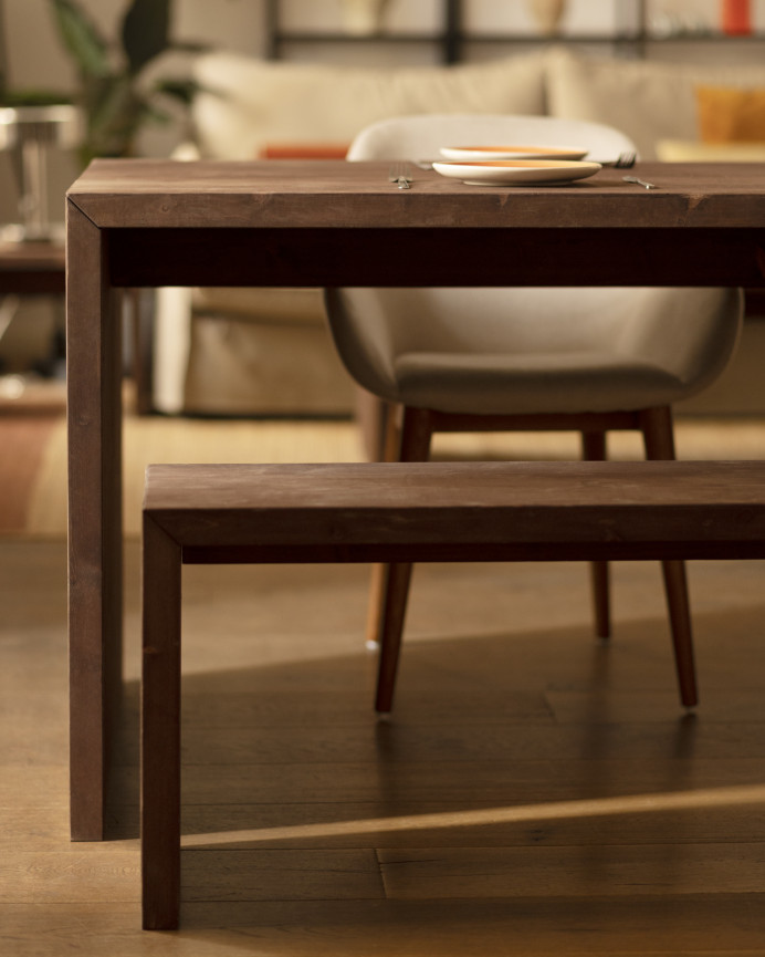 Mesa de comedor de madera maciza en tono nogal de varias medidas