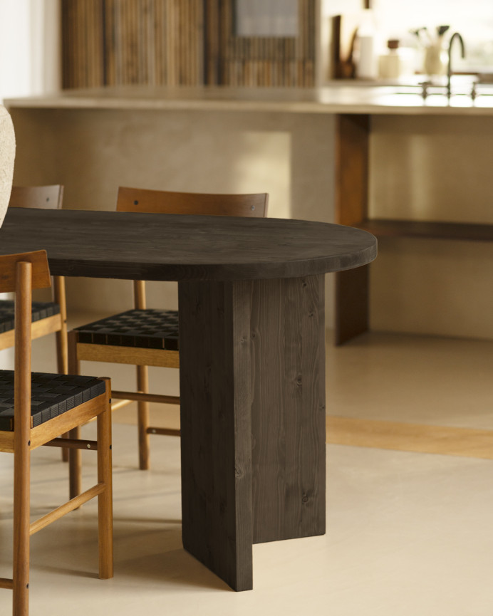 Mesa de comedor de madera maciza en tono negro de varias medidas