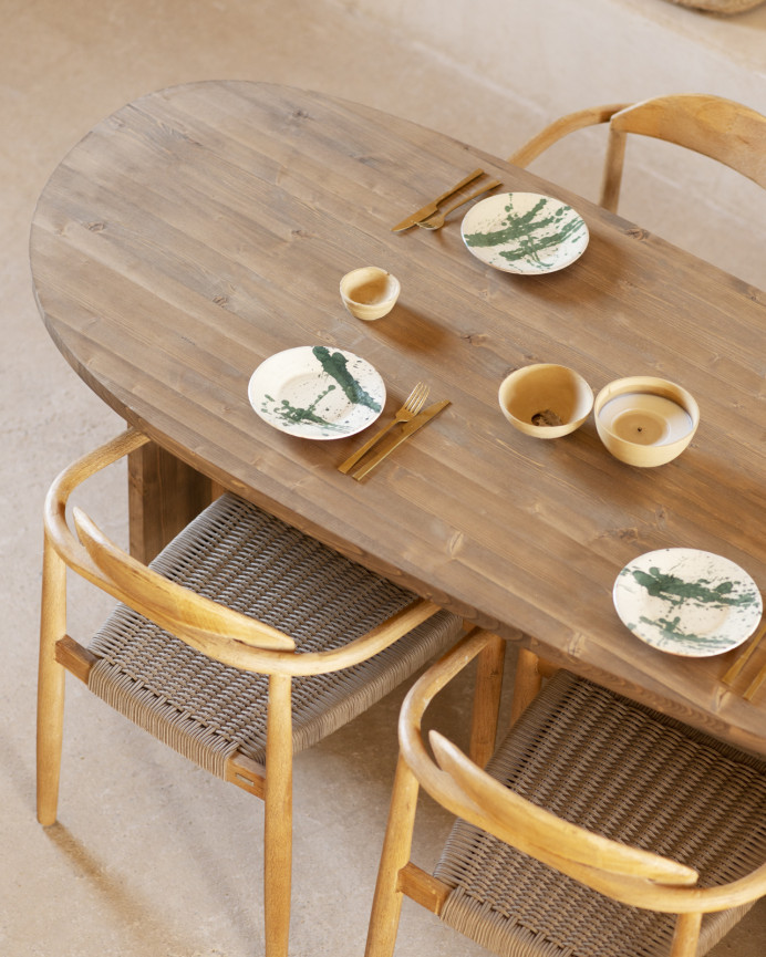 Mesa de comedor de madera maciza en tono roble oscuro de varias medidas