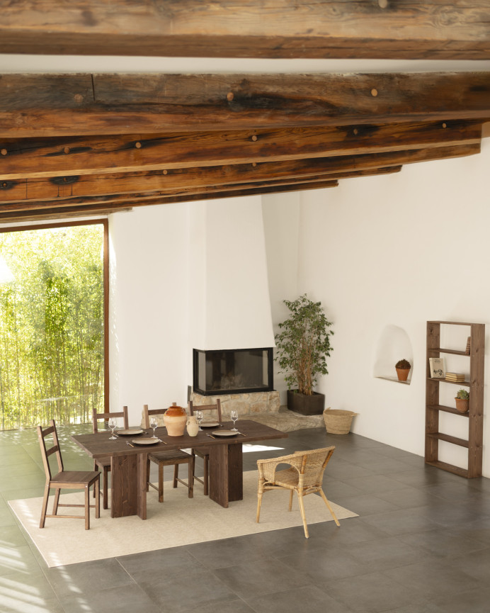 Mesa de comedor de madera maciza en tono nogal de varias medidas