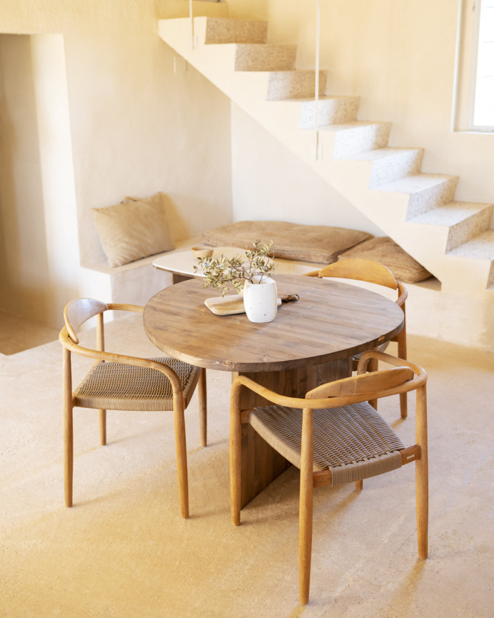 Mesa de comedor de madera maciza en tono roble oscuro de 100cm