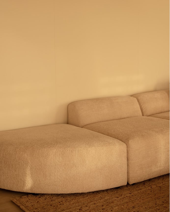 Sofá de 3 módulos curvo con chaise longue de bouclé color beige 320x172cm