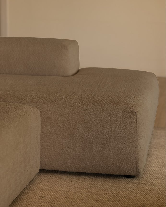 Sofá de 3 módulos curvo con chaise longue de bouclé color marrón 320x172cm