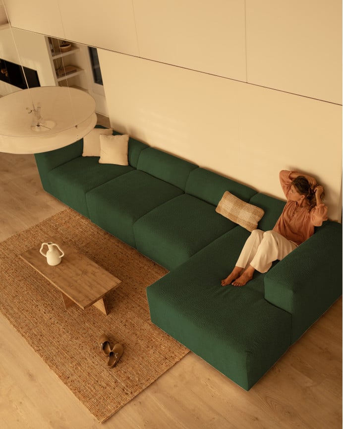 Sofá de 4 módulos con chaise longue de bouclé color verde 420x172cm