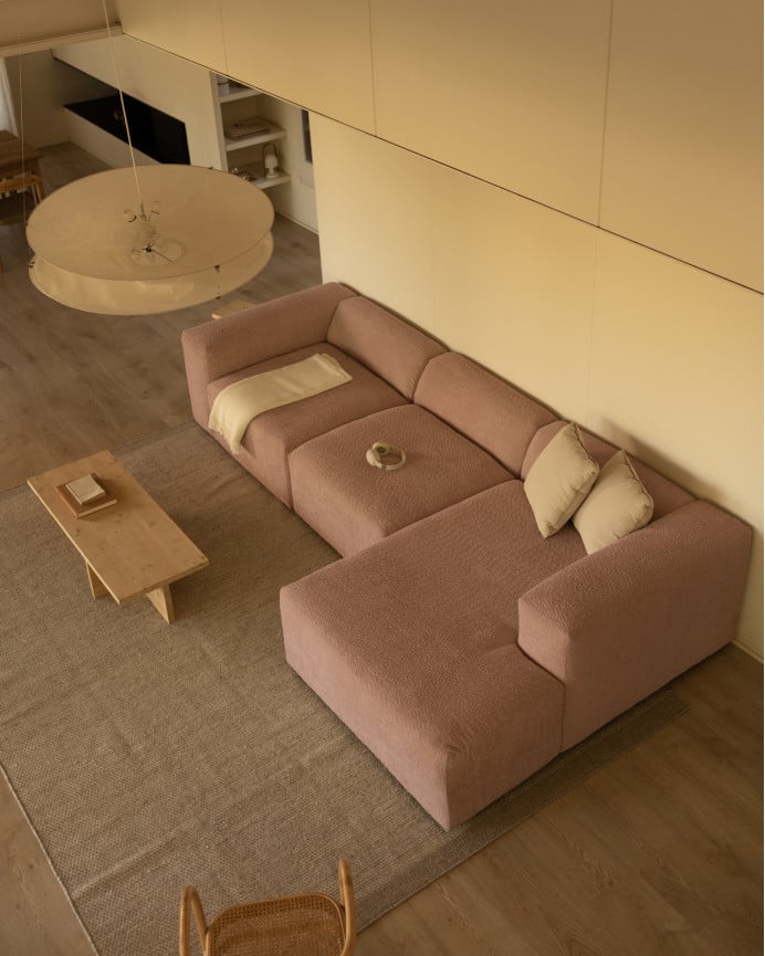 Sofá de 3 módulos con chaise longue de bouclé color rosa 330x172cm