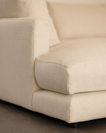 Sofá con chaise longue tono blanco roto de diferentes medidas