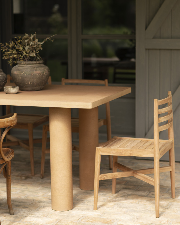 Mesa de comedor rectangular de microcemento en tono terracota de varias medidas