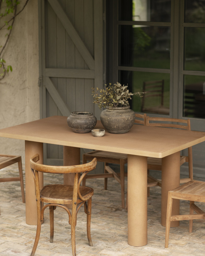 Mesa de comedor rectangular de microcemento en tono terracota de varias medidas