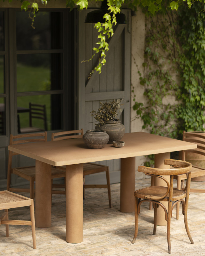 Mesa de comedor rectangular de microcemento en tono terracota de varias medidas