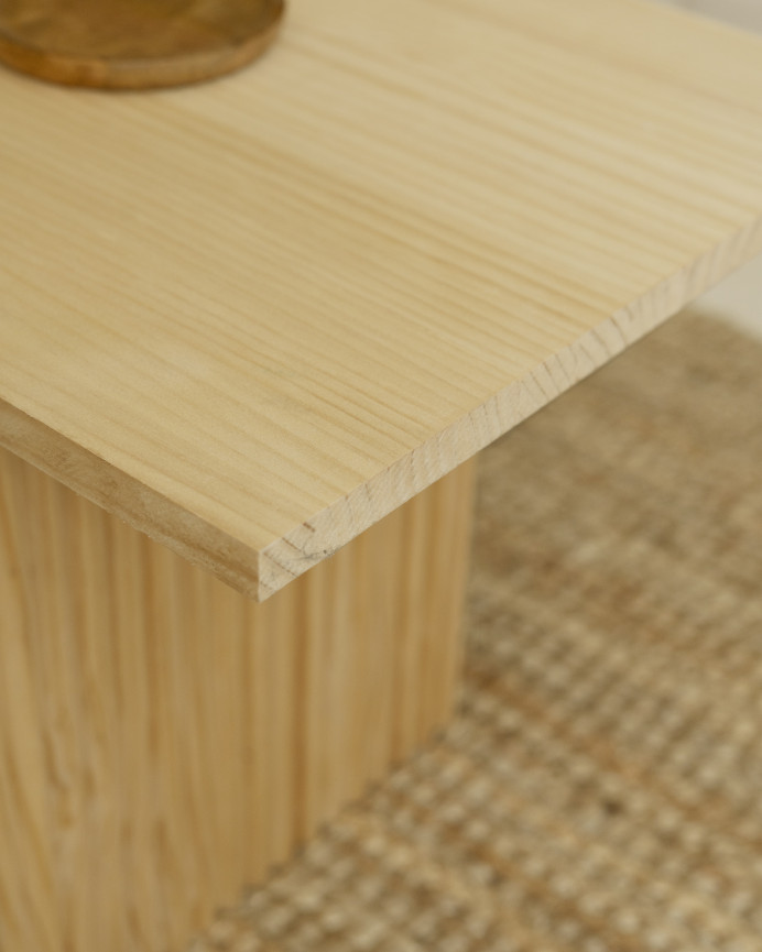 Mesa de centro de madera maciza en tono roble medio de 120cm