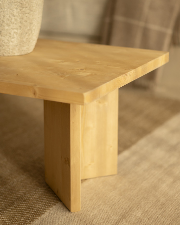 Mesa de centro de madera maciza en tono roble medio de 120x55 cm