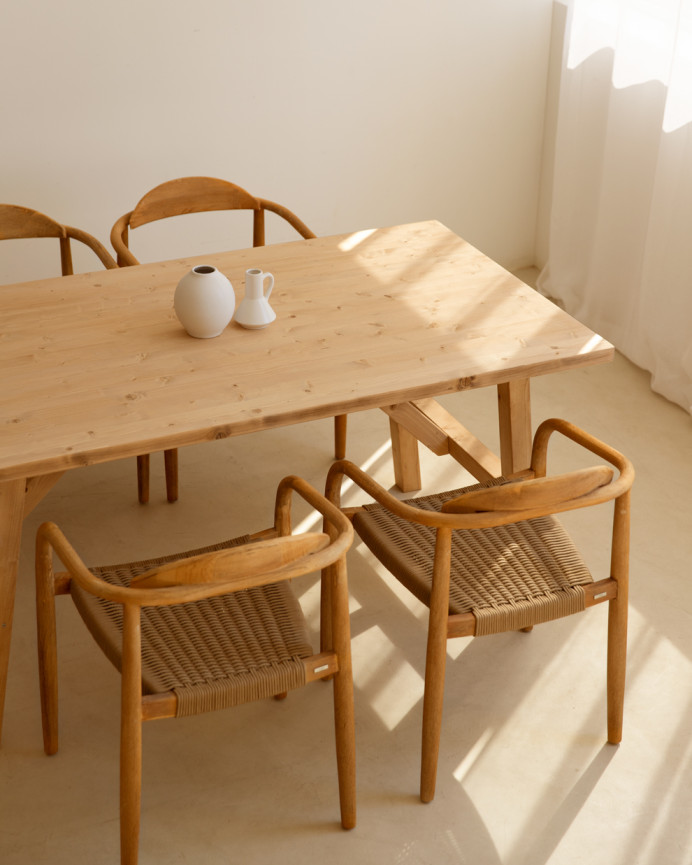 Mesa de comedor de madera maciza en tono roble medio de varias medidas