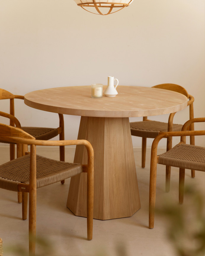 Mesa de comedor redonda de madera maciza en tono roble medio de Ø115