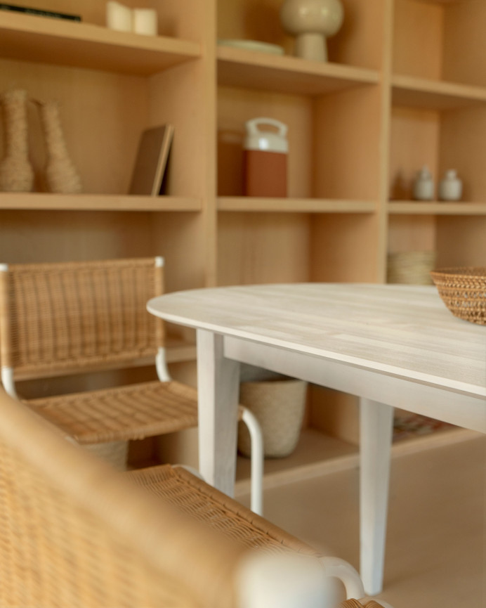 Mesa de comedor de madera maciza ovalada en tono blanco de varias medidas