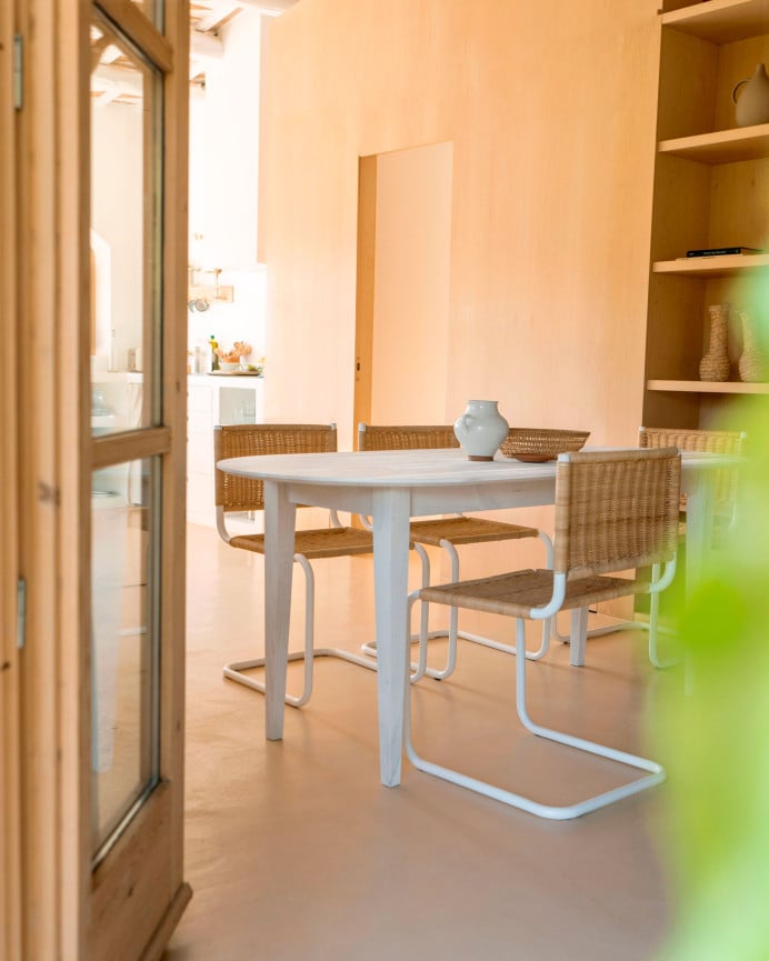 Mesa de comedor de madera maciza ovalada en tono blanco de varias medidas