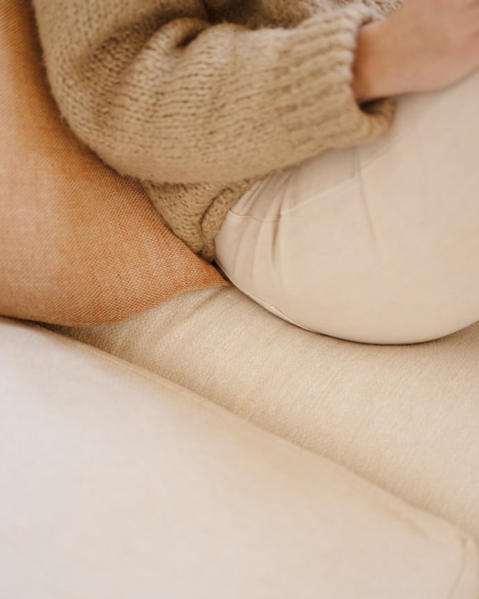 Sofá con chaise longue derecho tono blanco roto de varias medidas