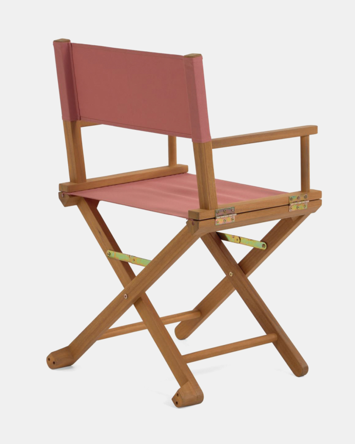 Sillas con brazos de madera maciza de acacia y asiento de tejido en color rojo de 88x55cm