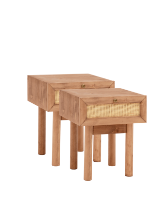 Pack de 2 mesitas de noche de madera maciza y rafia con un cajón en tono roble oscuro de 40x45cm