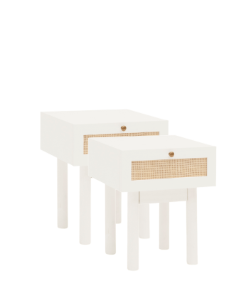 Pack de 2 mesitas de noche de madera maciza y rafia con un cajón en tono blanco de 40x45cm