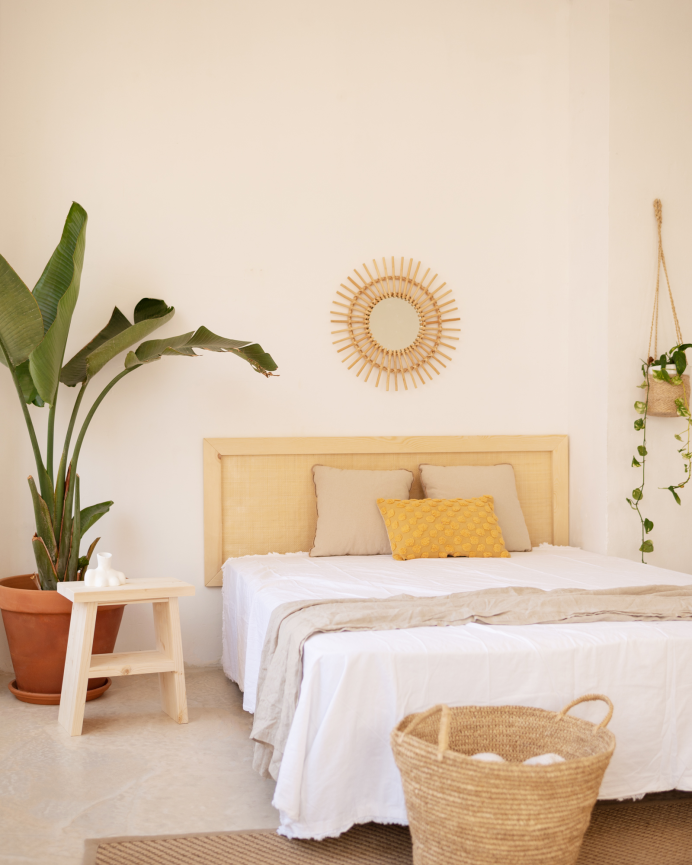 Pack de 2 mesitas de noche o auxiliar madera maciza en tono natural de 45x39cm