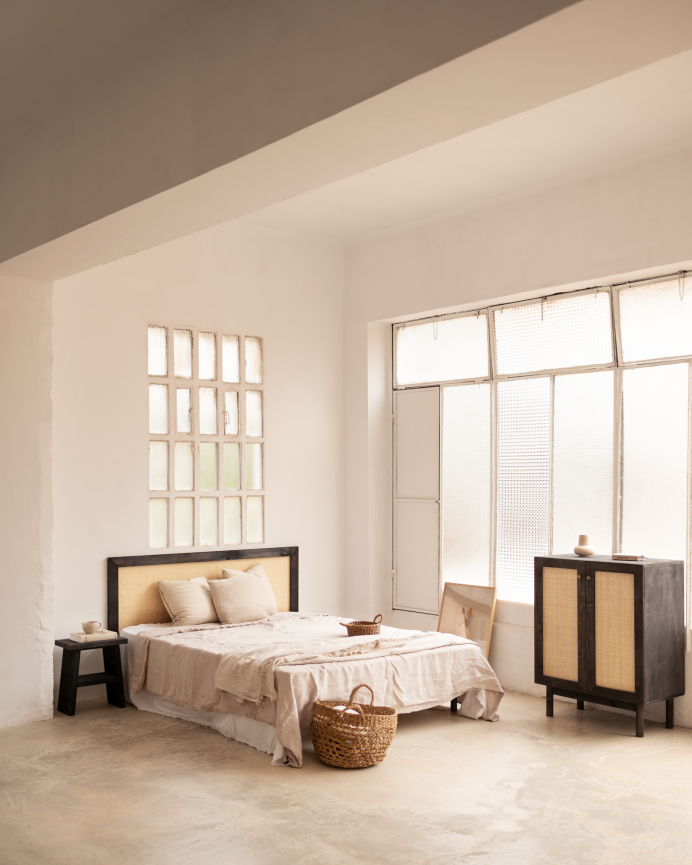 Pack de 2 mesitas de noche o auxiliar madera maciza en tono negro de 45x39cm