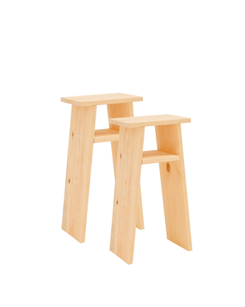 Pack de 2 mesitas elaborada con madera maciza en tono natural 60x20cm