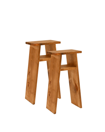 Pack de 2 mesitas elaborada con madera maciza en tono roble oscuro 60x20cm