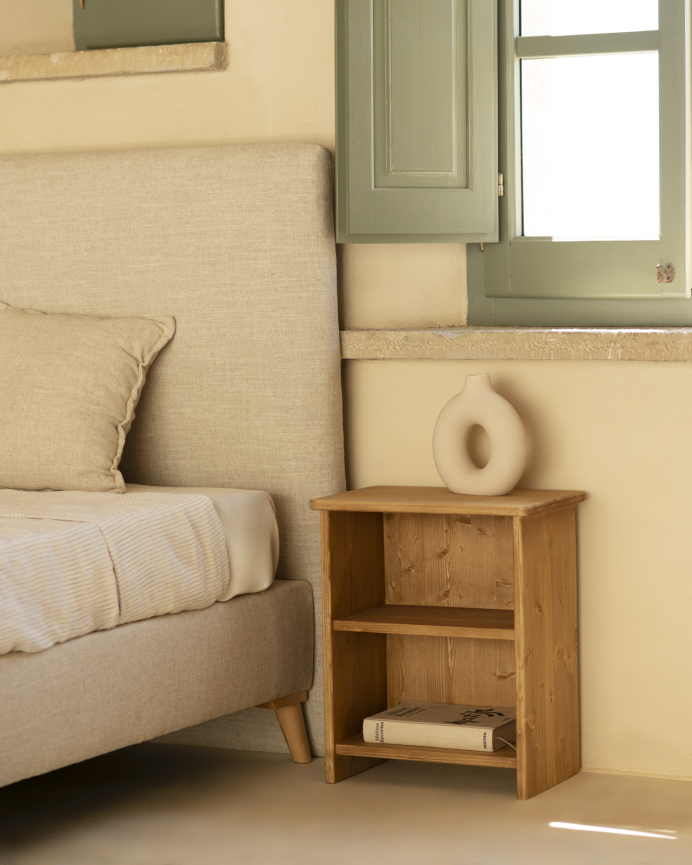 Pack de 2 mesitas de noche de madera maciza en tono roble medio de 50x42cm