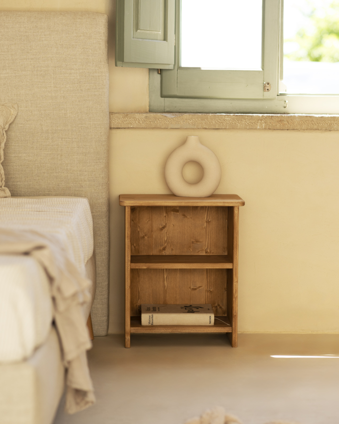 Pack de 2 mesitas de noche de madera maciza en tono roble medio de 50x42cm