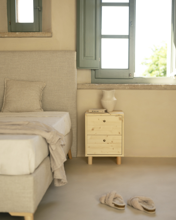 Pack de 2 mesitas de noche de madera maciza con dos cajónes en tono natural de 51x38cm
