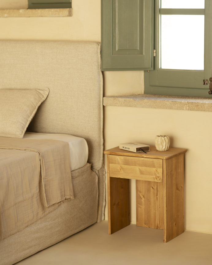 Pack de 2 mesitas de noche de madera maciza en tono roble medio de 50x42cm