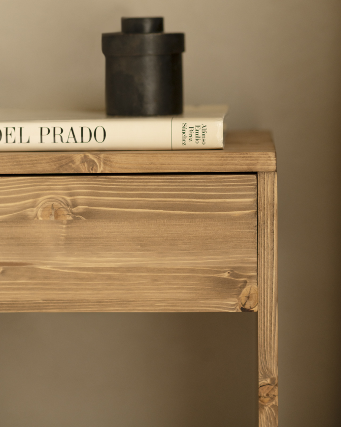 Pack de 2 mesitas de madera maciza con un cajón en tono roble oscuro de varias medidas