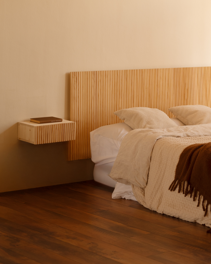 Mesita de noche de madera maciza flotante en tono natural de 40cm